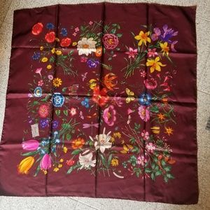 Vintage Gucci V Accornero floral scarf